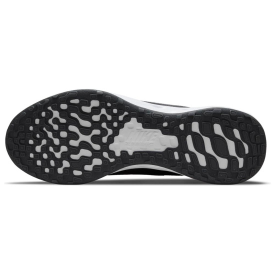 Nike Revolution 6